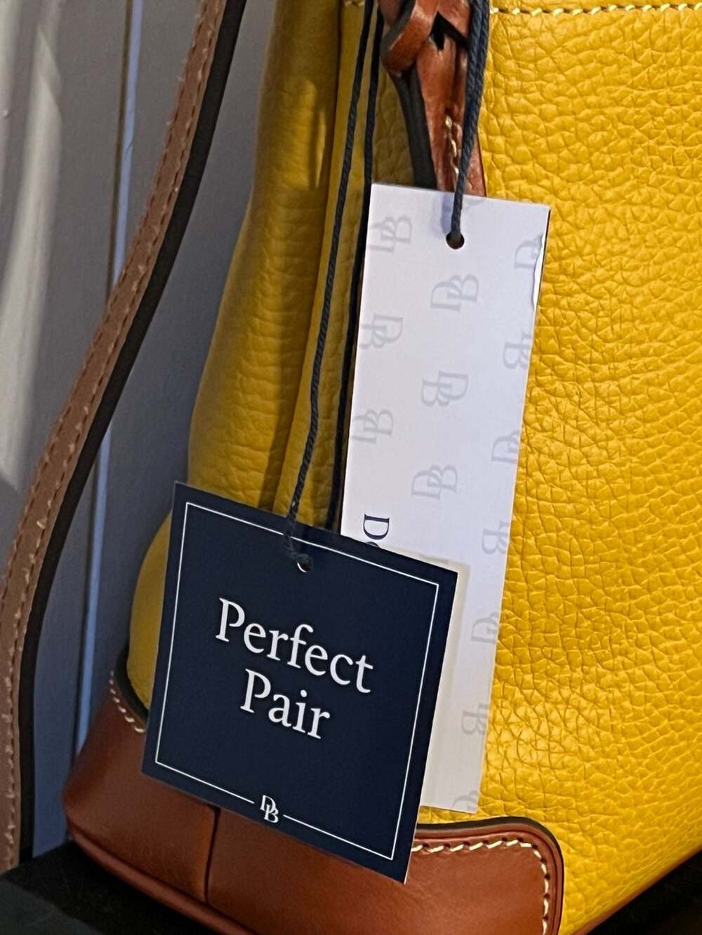 Dooney & Bourke NEW Mustard Yellow Pebble Leather Large Crossbody Purse and Matc - Picture 4 of 15